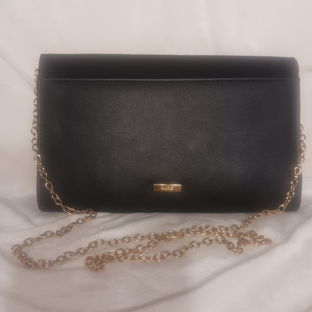 Crossbody - Picture 2 of 9